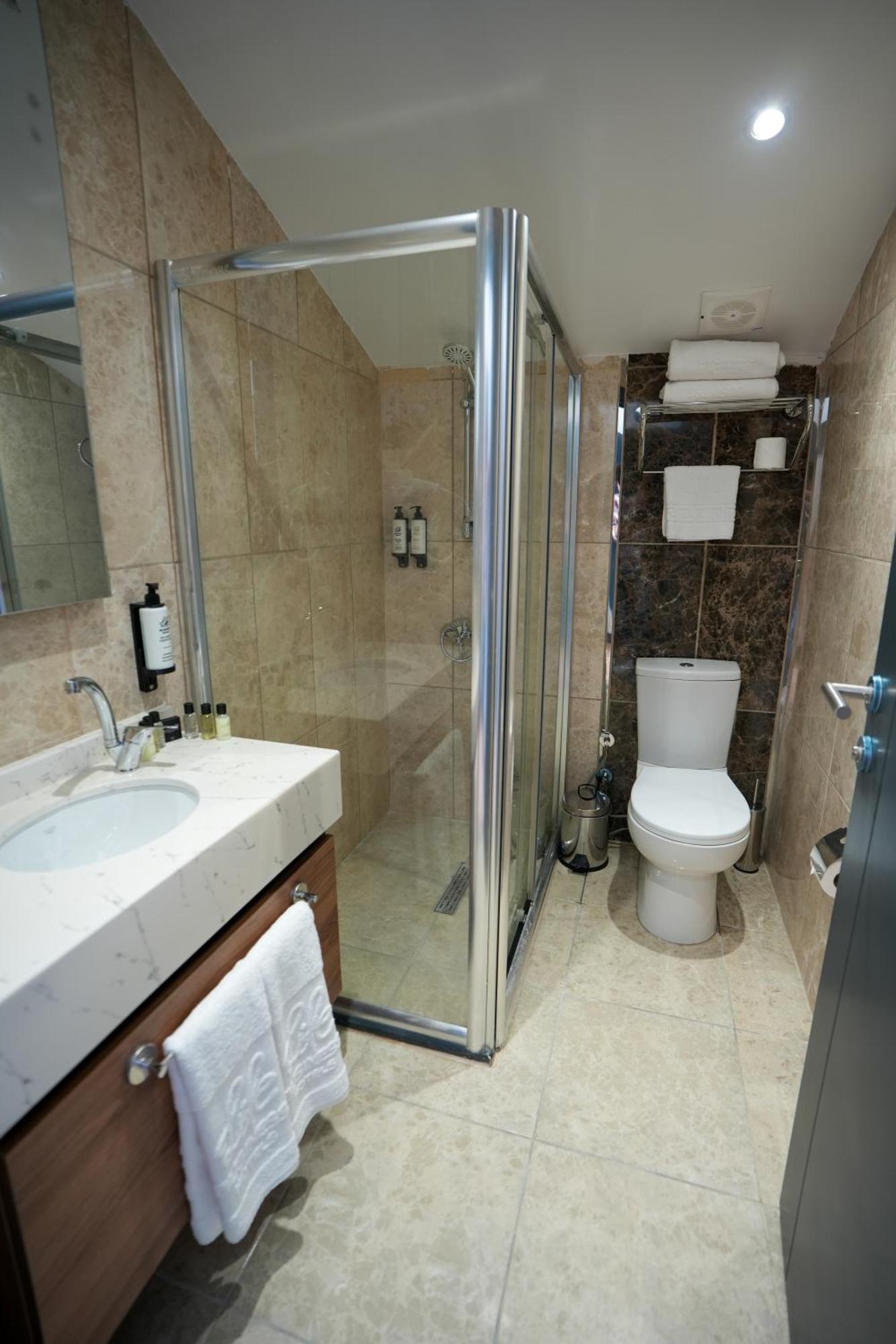 Otel Business Life Guenesli